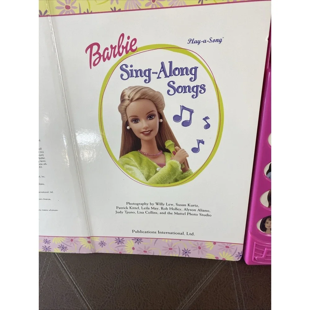 VTG Barbie Sing-Along Songs Play-a-Song Book w/ Working Microphone (2000) TESTED